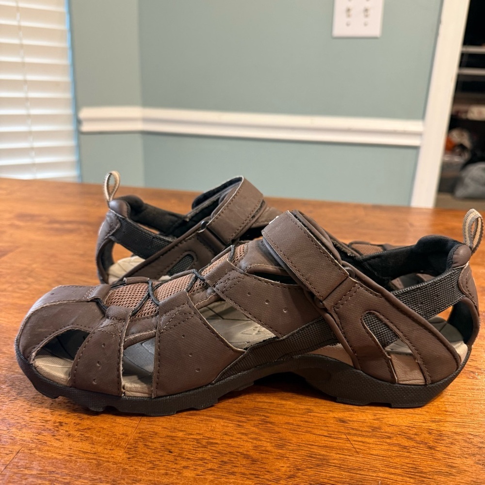 Teva Forebay Brown Men's Sandals size 12 - Picture 3 of 9